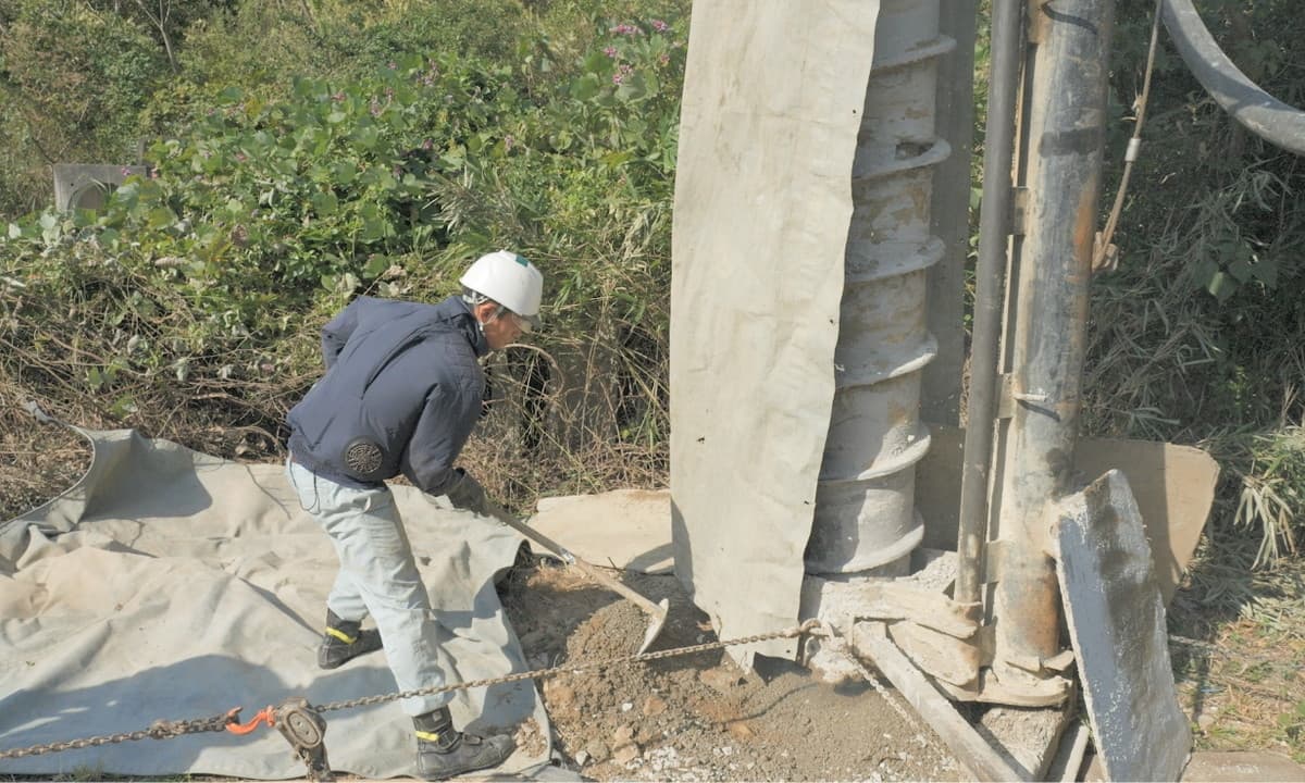 ダウンザホールハンマー工事（岩盤掘削）