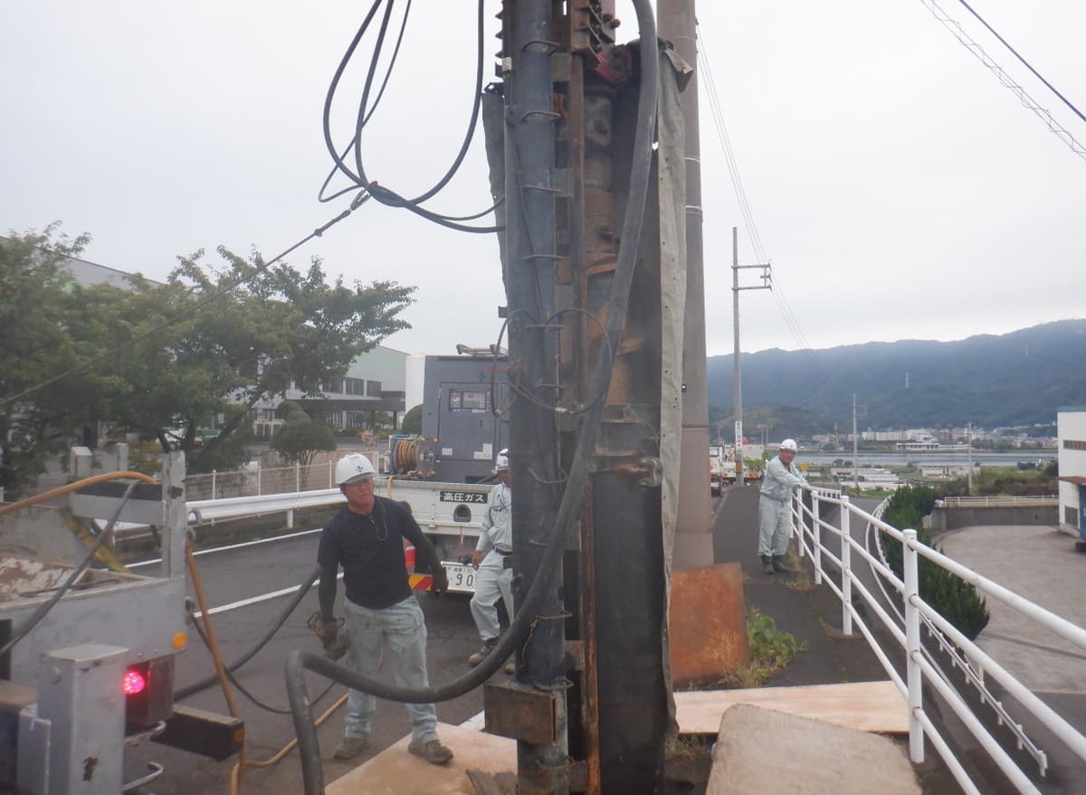 ダウンザホールハンマー工事（岩盤掘削）-4